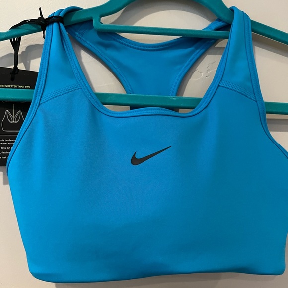 NWT Nike Sports Bra - Picture 4 of 8